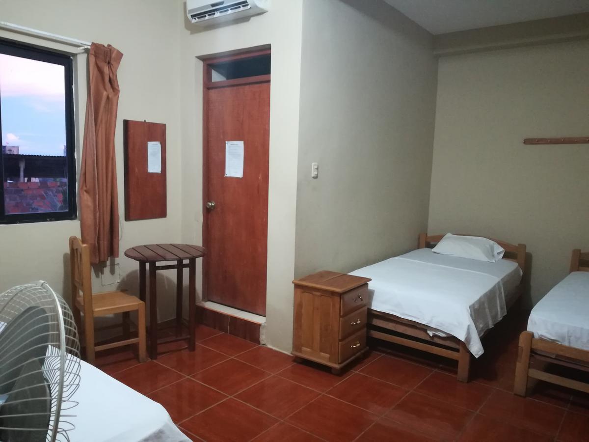 Hospedaje El Emperador Hotel Pucallpa Exterior photo